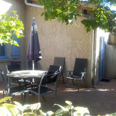 Les De La Pinede *
